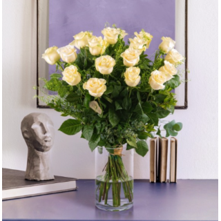 RAMO 18 ROSAS BLANCAS