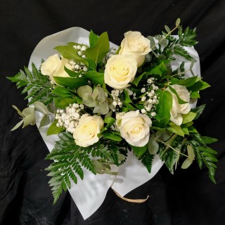 RAMO 6 ROSAS BLANCAS