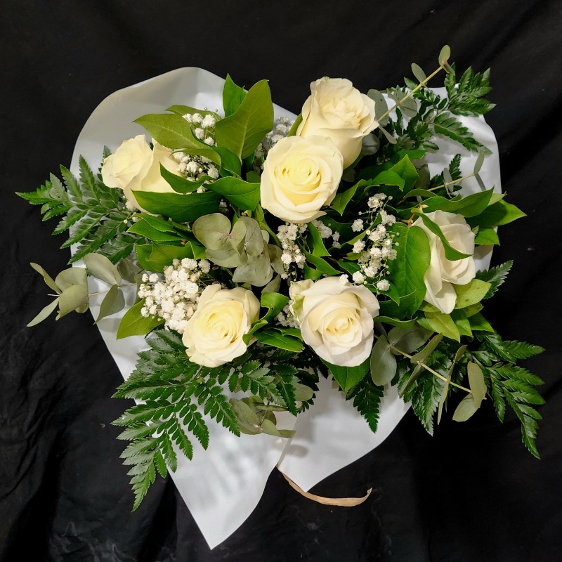 RAMO 6 ROSAS BLANCAS